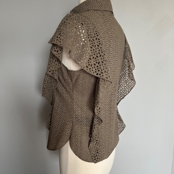 Theory Cotton Eyelet Ruffle Button up Top in Willow Shirt Petite - Picture 6 of 11